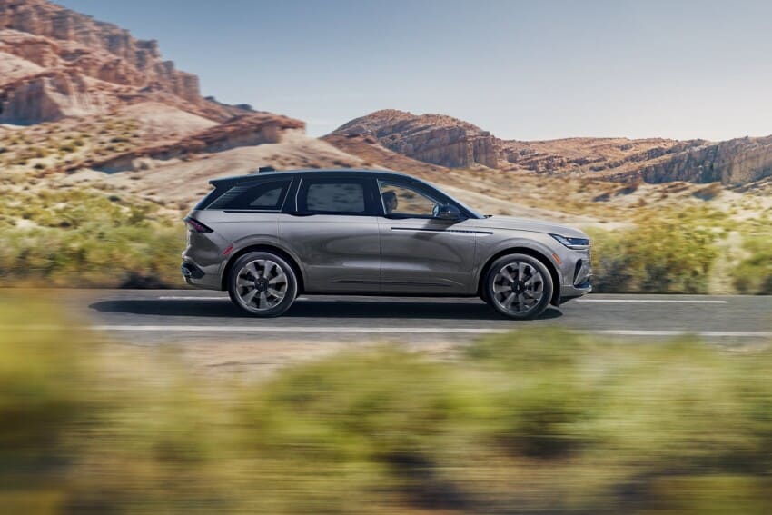2025 Lincoln Nautilus Exterior